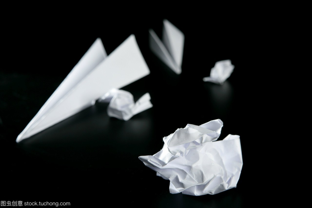 紙的奇妙旅程 從廢紙簍到藍(lán)天夢(mèng)